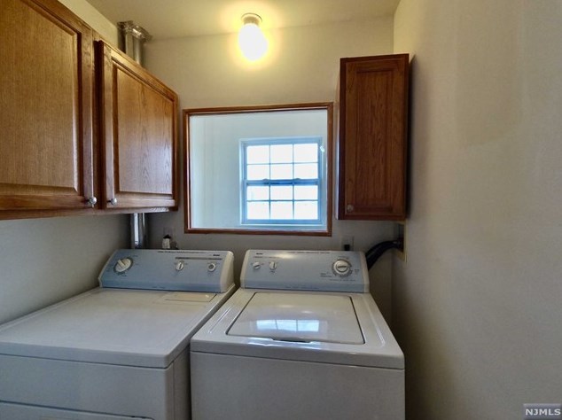 68 Mallard Pl, Secaucus NJ 07094-2930 exterior