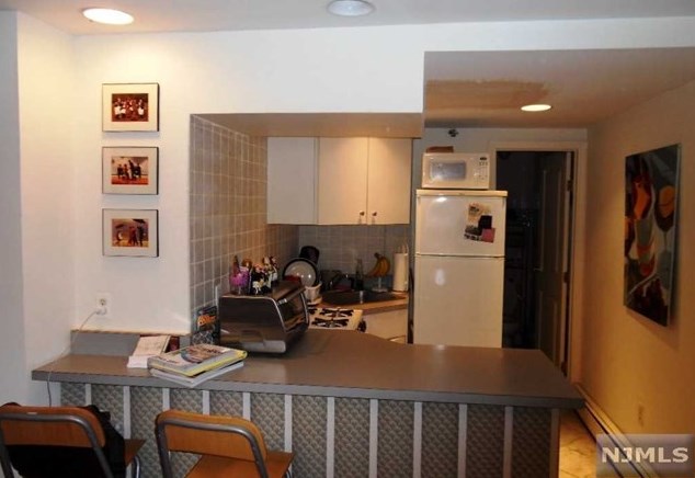 520 Undercliff Ave #1, Edgewater, NJ 07020