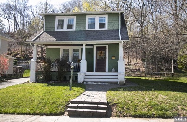 576 Cliff St, Ridgewood, NJ 07450