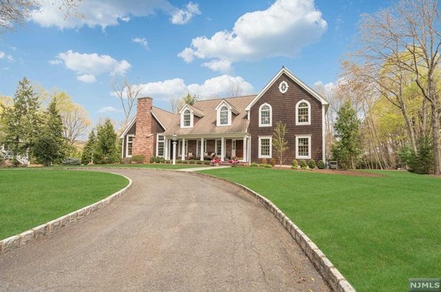 24 Spook Ridge Rd, Upper Saddle River, NJ 07458