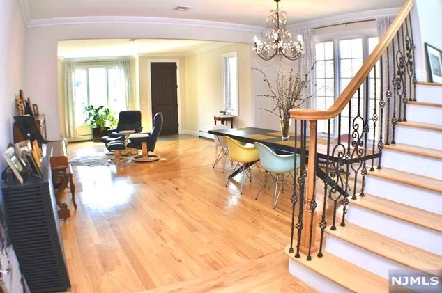 65 W Homestead Ave, Palisades Park, NJ 07650
