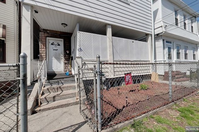 131 Palisade Ave, Outwater, NJ 07026