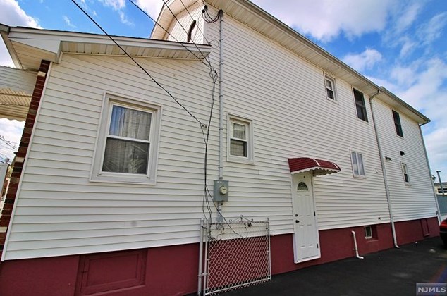 715 Ten Eyck Ave, Lyndhurst, NJ 07071