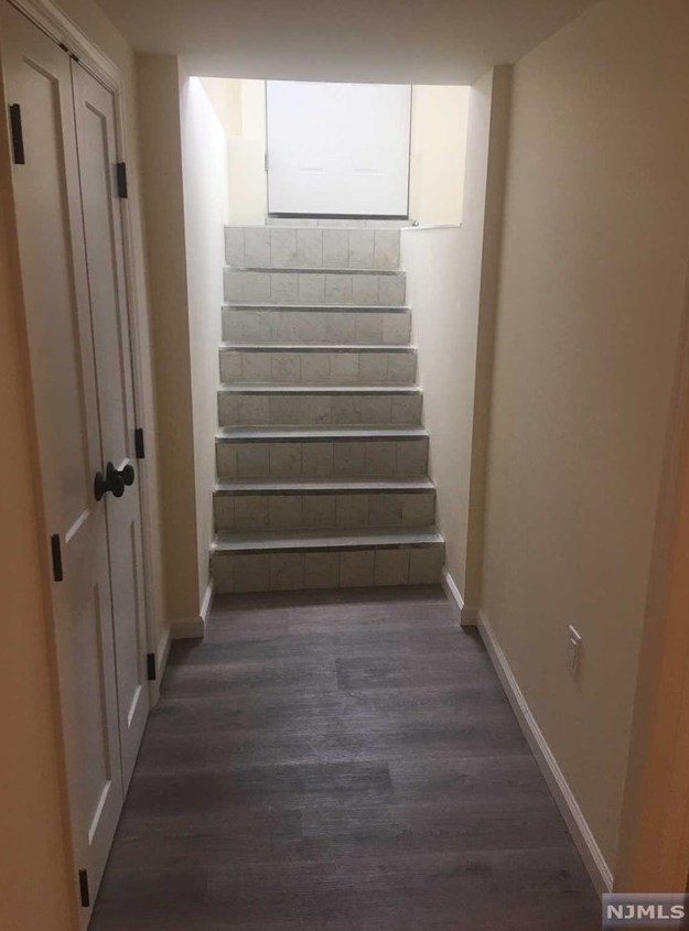 508 Stuyvesant Ave, Lyndhurst NJ 07071-2627 exterior