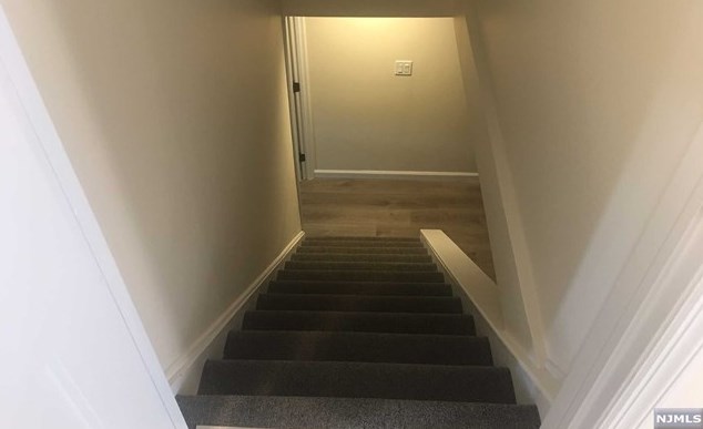 508 Stuyvesant Ave, Lyndhurst NJ 07071-2627 exterior