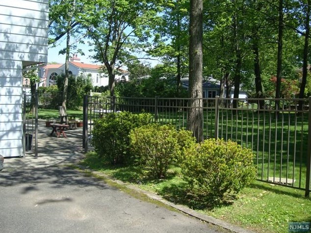 45 Carol Dr, Englewood, NJ 07632