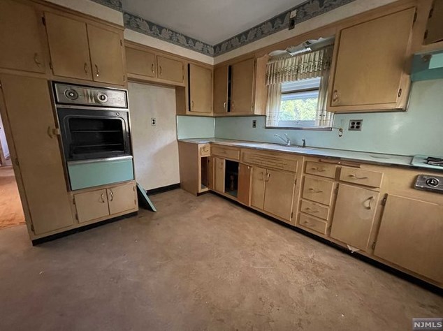 1192 Palisade Ave, West Fort Lee, NJ 07024-6414