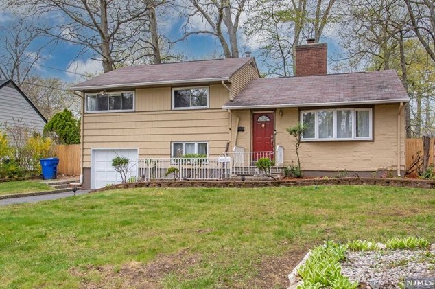 375 W Hudson Ave, Englewood, NJ 07631
