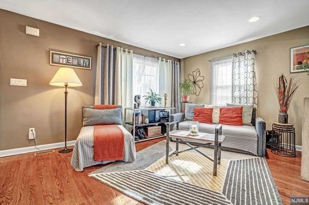 838 Auburn Ave, Ridgewood, NJ 07450
