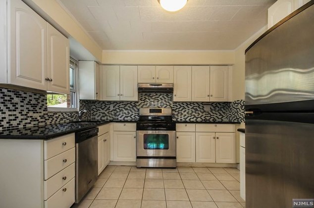 1088 Anderson Ave, West Fort Lee NJ  07024-4249 exterior