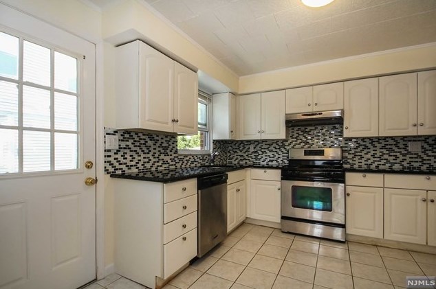 1088 Anderson Ave, West Fort Lee, NJ 07024