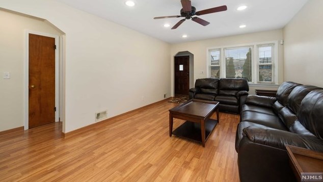 254 Woodridge St, Wood-Ridge, NJ 07075