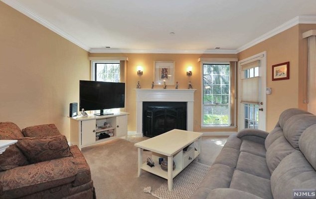 37 Markham Cir, Englewood NJ  07631-5040 exterior