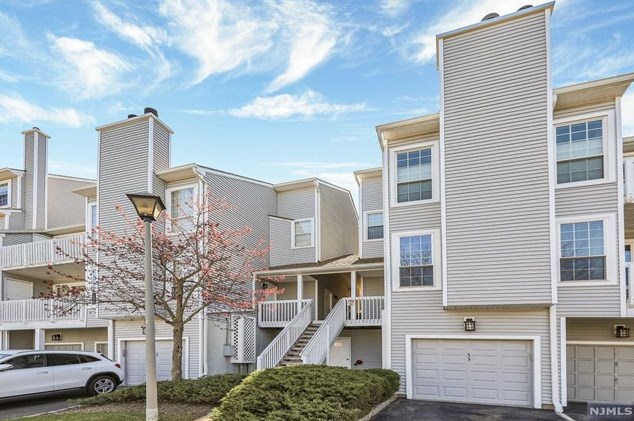 37 Markham Cir, Englewood NJ  07631-5040 exterior