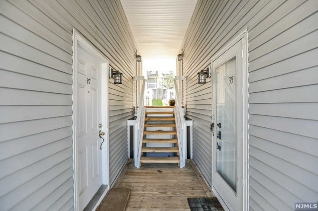 37 Markham Cir, Englewood NJ  07631-5040 exterior