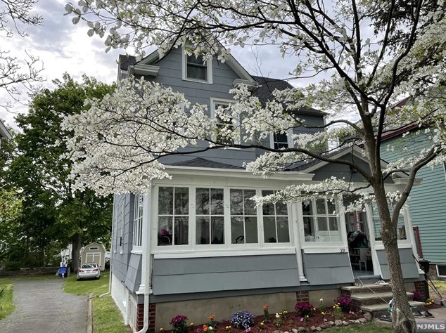 33 Feronia Way, Rutherford, NJ 07070-2007