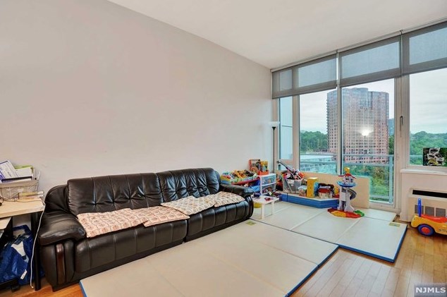 1817 Hudson Park #1817, Edgewater, NJ 07020