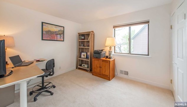 269 Sunset Ky, Secaucus NJ  07094-2213 exterior