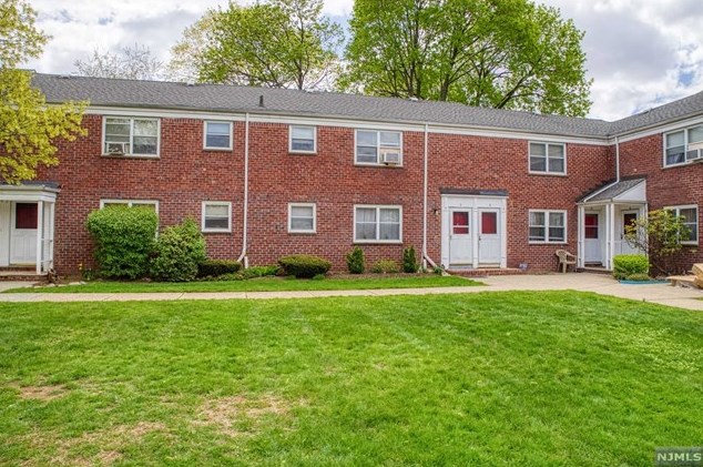 451 Heath Pl #6, Hackensack, NJ 07601
