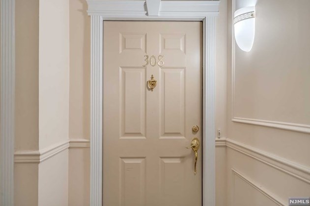 308 Four Seasons Dr, Wayne, NJ 07470-1943