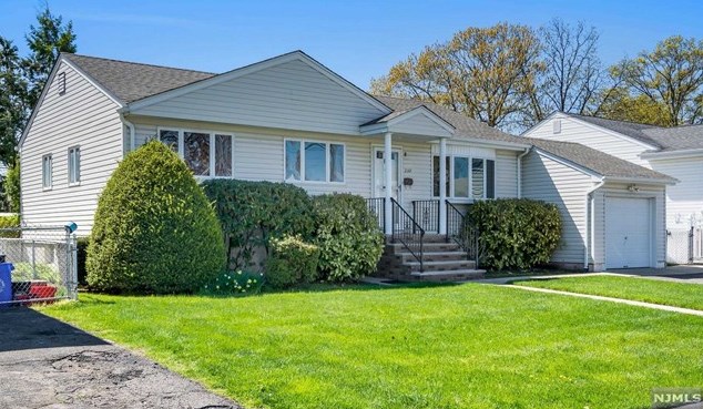 238 Cambridge Ave, Saddle Brook, NJ 07663-5145
