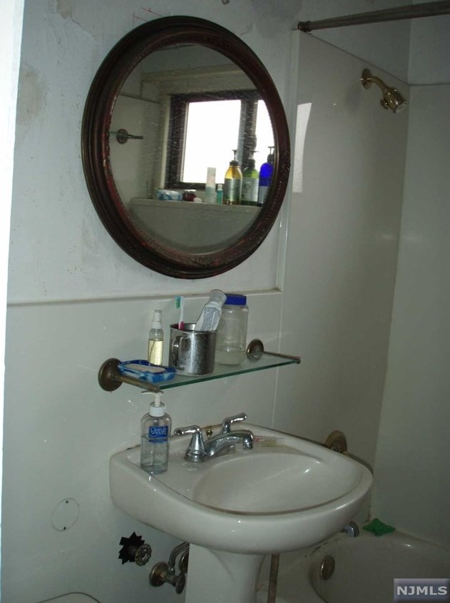 3081 Edwin Ave, West Fort Lee NJ 07024-3654 exterior