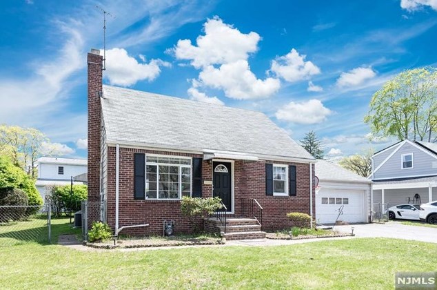 11 E Church Ct, Dumont, NJ 07628