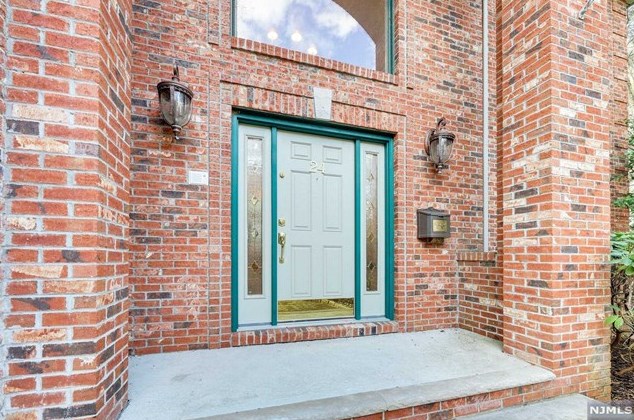 24 Campbell Ave, Westwood, NJ 07677