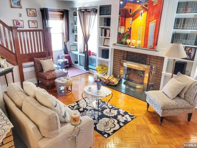 156 Oakland Ter, Newark NJ 07106-2301 exterior