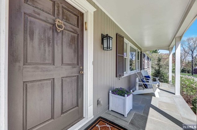 611 Wishing Well Rd, Wyckoff, NJ 07481-1311