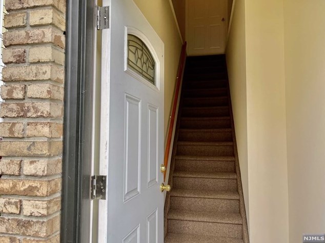 135 Maple Ave #2, Wallington, NJ 07057