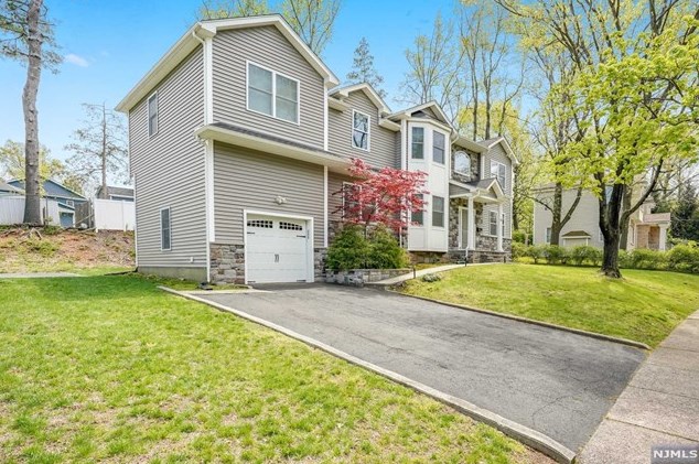 1137 Korfitsen Rd, N Milford, NJ 07646