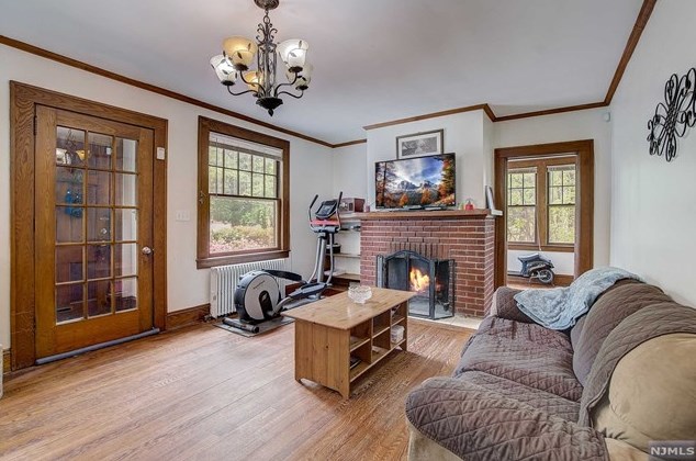 1 Valley Pl, Tenafly NJ  07670-2729 exterior