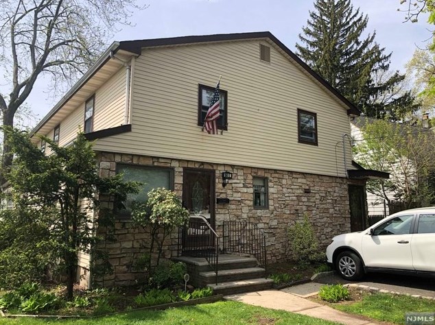 190 E Magnolia Ave, Maywood, NJ 07607