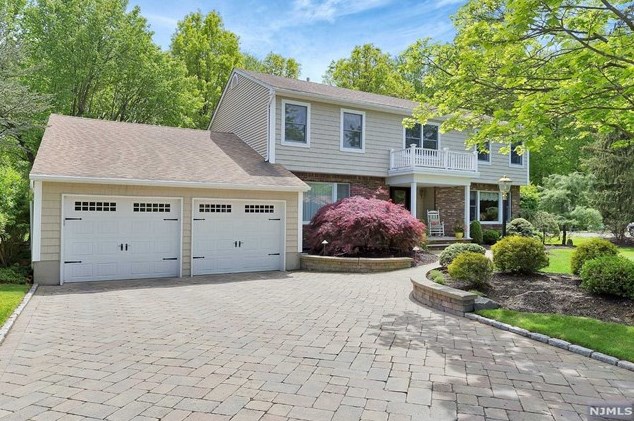 62 Higgins Pl, Harrington Park, NJ 07640