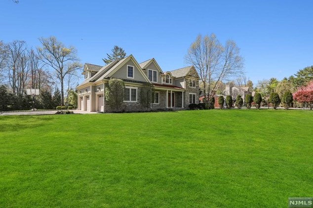 63 Orangeburgh Rd, Westwood, NJ 07675