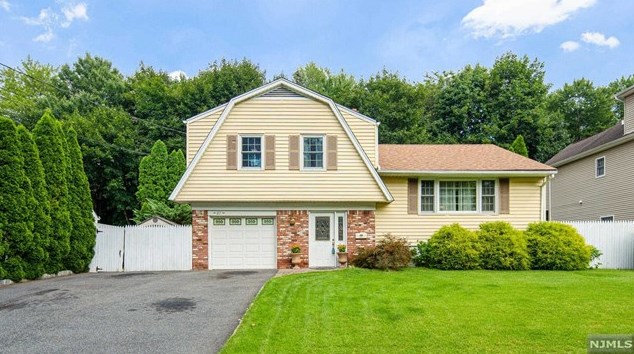 87 Forest St, Closter, NJ 07624