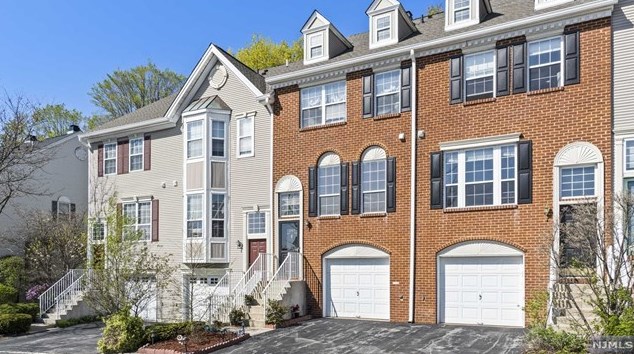 1167 Chedworth Cir, Mahwah, NJ 07430