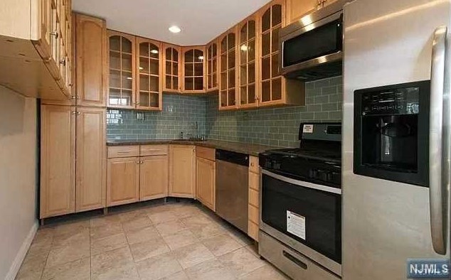 351 Merritt Ave, Bergenfield NJ  07621-1451 exterior