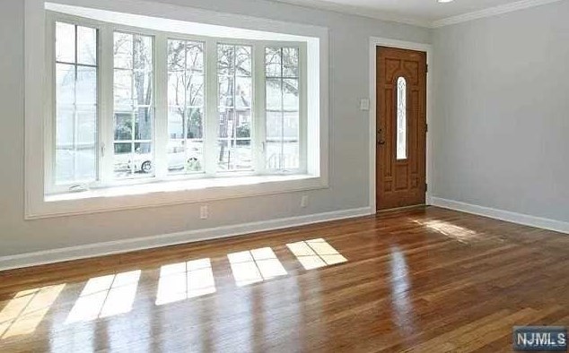 351 Merritt Ave, Bergenfield, NJ 07621