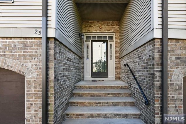 23 Jordan Dr, River Edge, NJ 07661