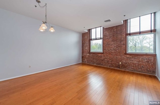 240 Main St #307, Little Falls, NJ 07424