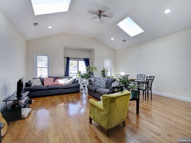 31 Laidlaw Ave #2, Jersey City, NJ 07306