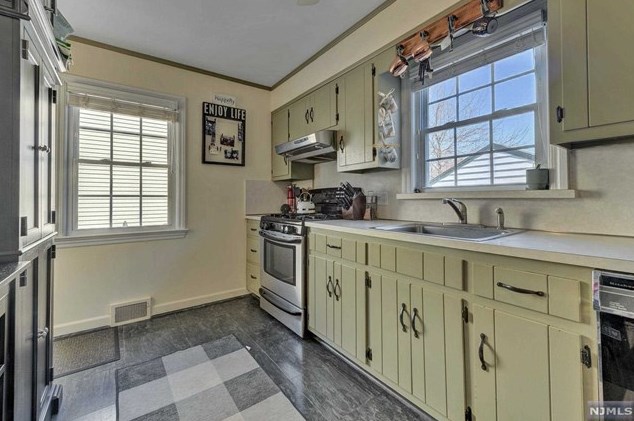 25 Miedama Pl, Midland Pk NJ  07432-1611 exterior