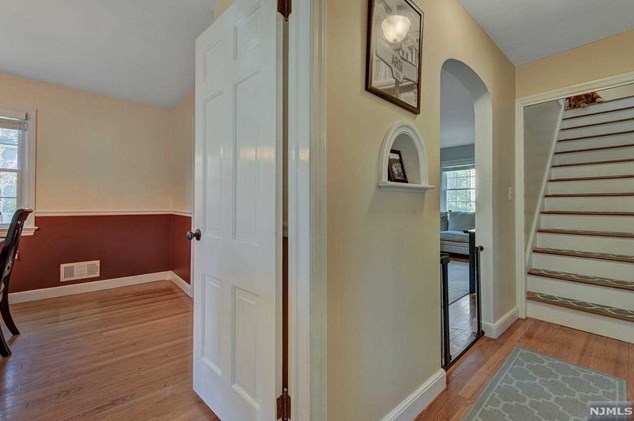 25 Miedama Pl, Midland Pk NJ  07432-1611 exterior