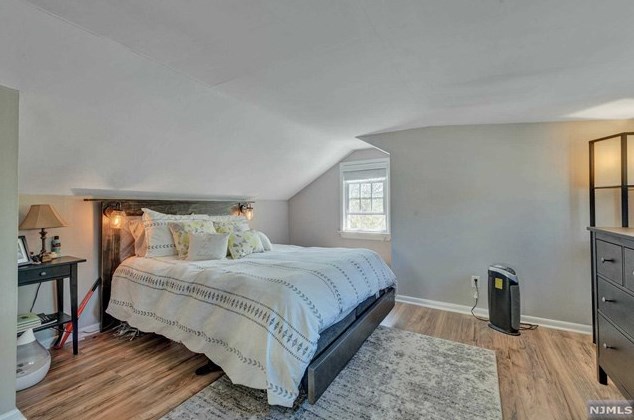 25 Miedama Pl, Midland Pk NJ  07432-1611 exterior
