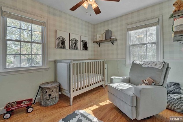 25 Miedama Pl, Midland Pk NJ  07432-1611 exterior