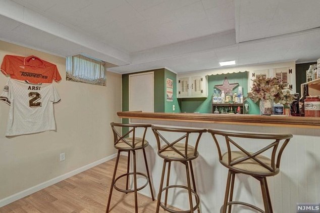 25 Miedama Pl, Midland Pk NJ  07432-1611 exterior