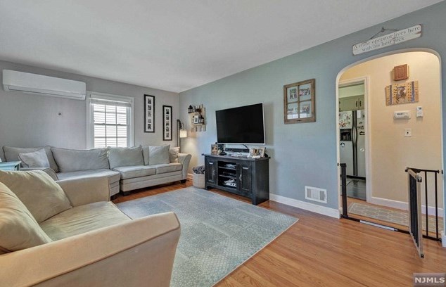 25 Miedama Pl, Midland Pk NJ  07432-1611 exterior