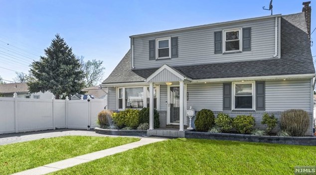11 Norwood Ter, North Arlington, NJ 07031-4706
